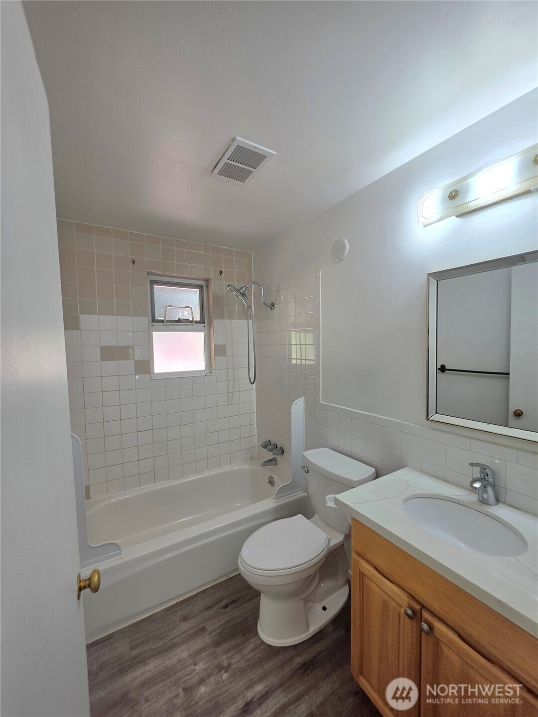 7111 Meadowdale Beach Road Edmonds, WA 98026 - Photo 4 of 15