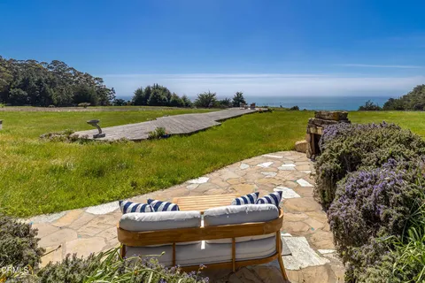 $3,995,000 | 28651 Highway 1, Gualala, CA 95445