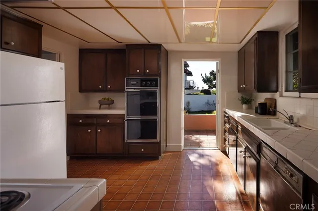 $3,450,000 | 212 West Avenida Valencia, San Clemente, CA 92672