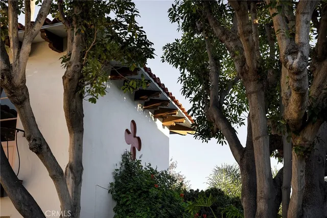 $3,450,000 | 212 West Avenida Valencia, San Clemente, CA 92672