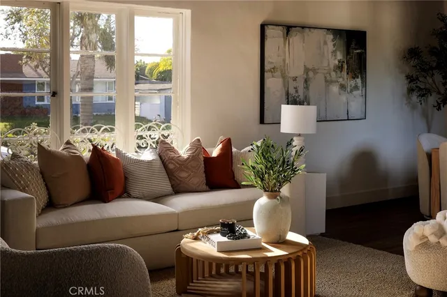 $3,450,000 | 212 West Avenida Valencia, San Clemente, CA 92672