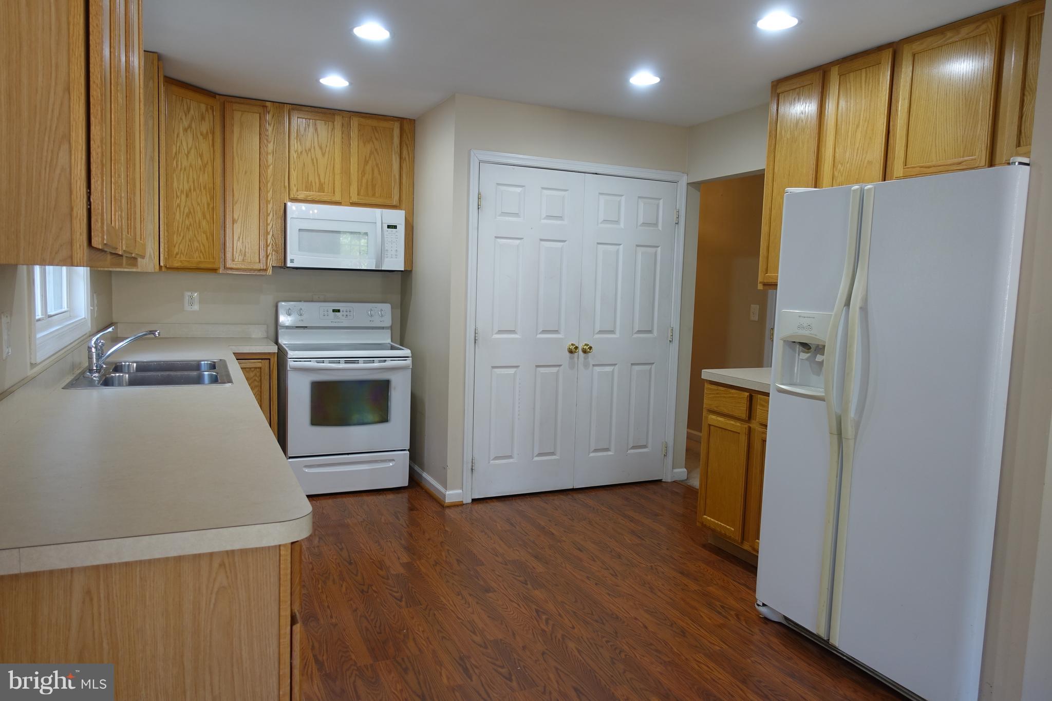 702 Old Love Point Road Stevensville, MD 21666 - Photo 30 of 41 Kitchen