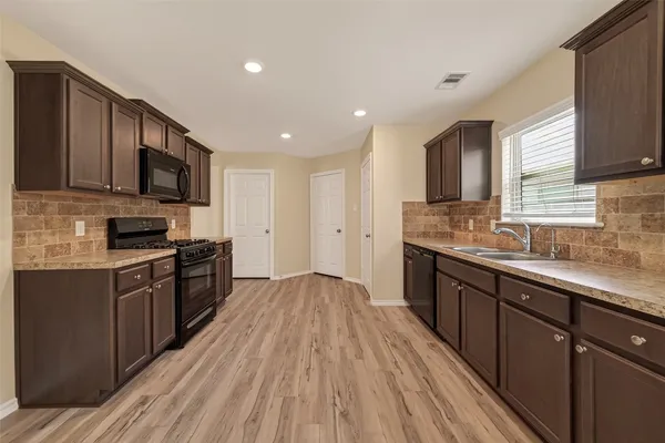 $269,900 | 1308 Winding Willow Drive, Pinehurst, TX 77362