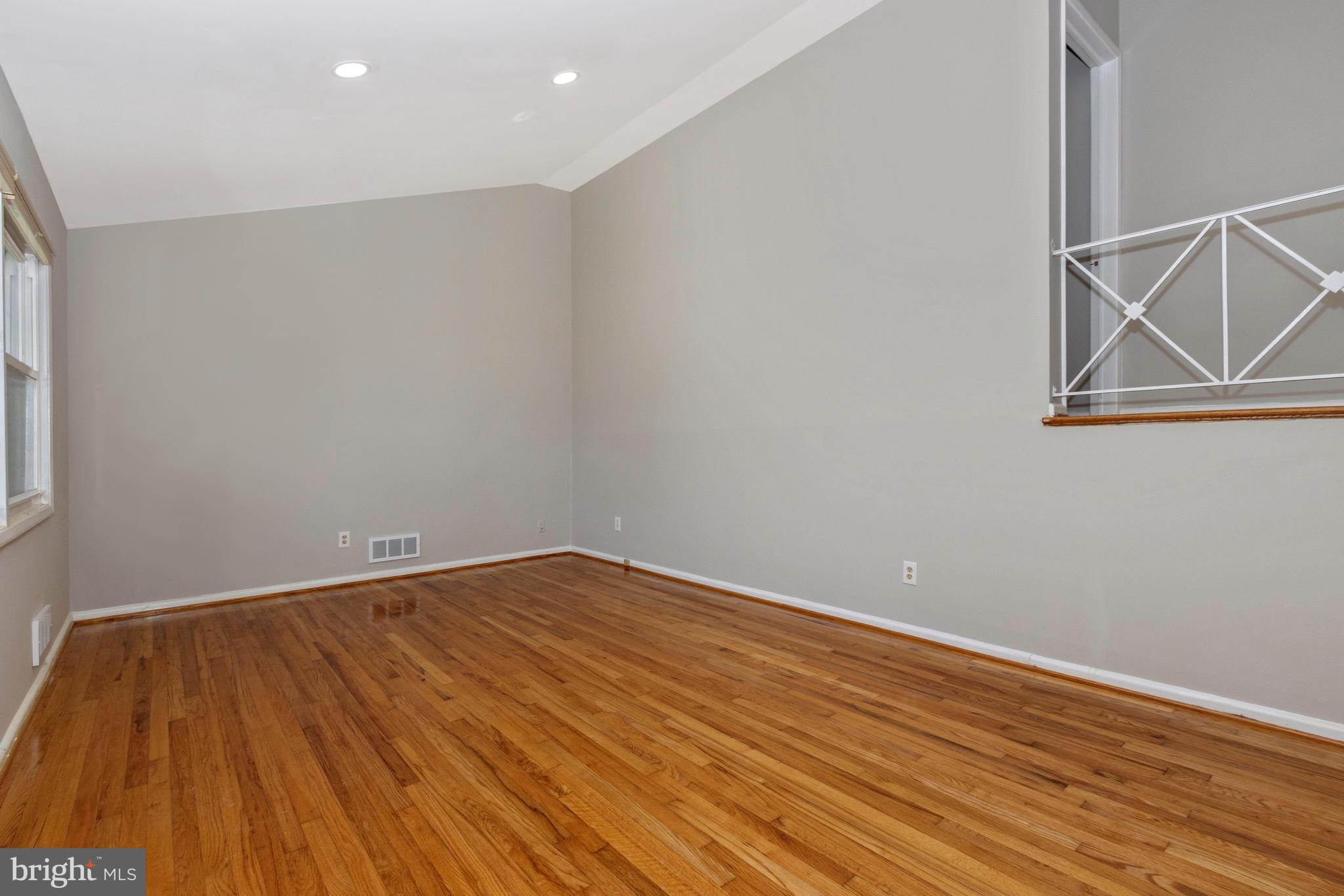 7001 Brompton Road Gwynn Oak, MD 21207 - Photo 5 of 51 Living Room
