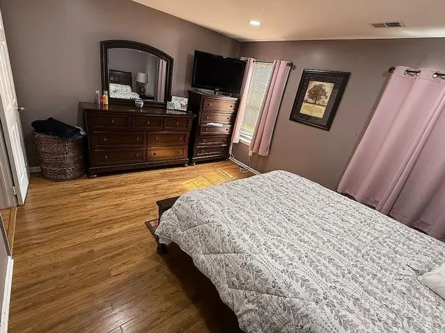 $469,000 | 1808 Woodbridge Comns Way, Iselin, NJ 08830