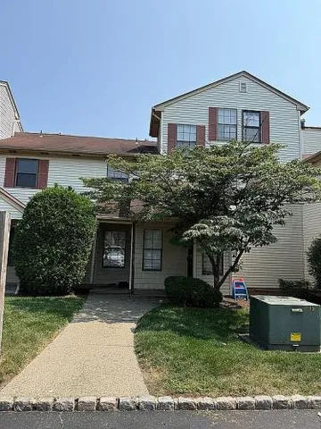 $469,000 | 1808 Woodbridge Comns Way, Iselin, NJ 08830