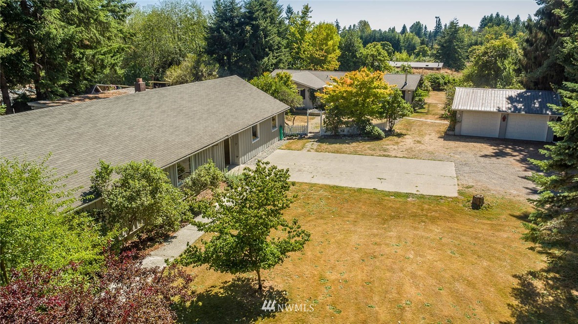 10021 Southwest Cove Road Vashon, WA 98070 - Photo 2 of 25 Gallery Image 2