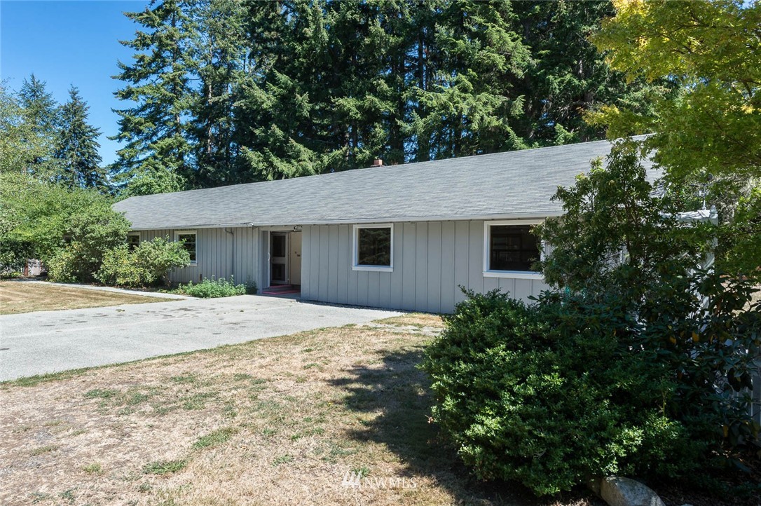 10021 Southwest Cove Road Vashon, WA 98070 - Photo 16 of 25 Gallery Image 16