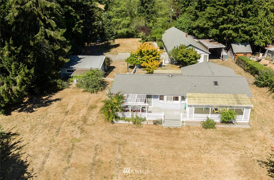 10021 Southwest Cove Road Vashon, WA 98070 - Photo 3 of 25 Gallery Image 3