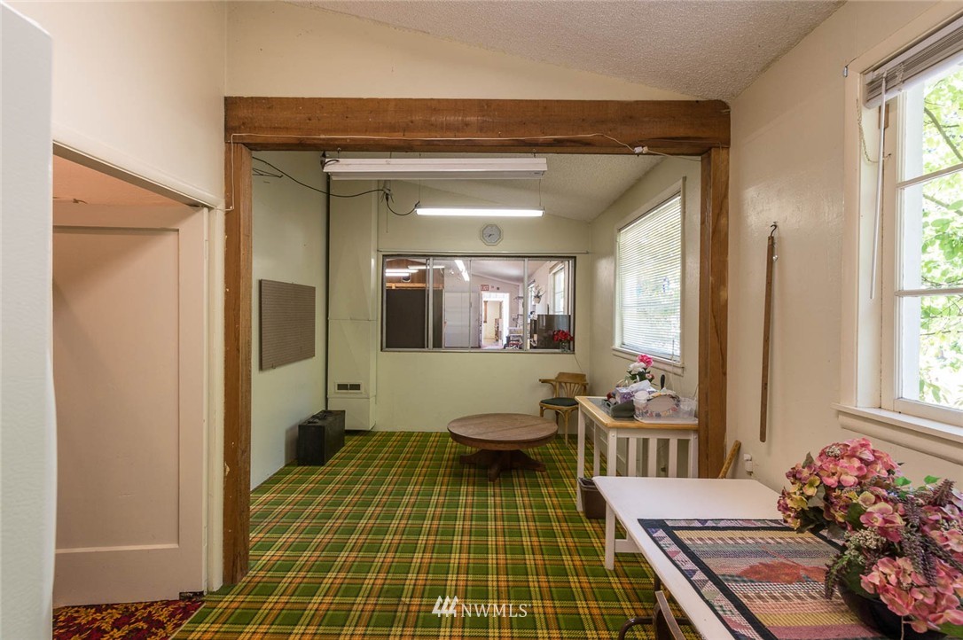 10021 Southwest Cove Road Vashon, WA 98070 - Photo 21 of 25 Gallery Image 21