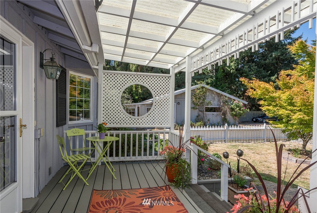 10021 Southwest Cove Road Vashon, WA 98070 - Photo 23 of 25 Gallery Image 23