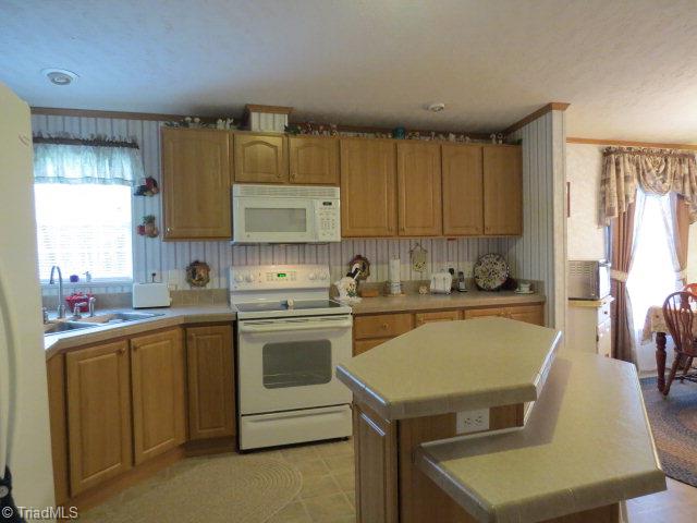 462 Sunset View Road Reidsville, NC 27320 - Photo 4 of 14 Kitchen