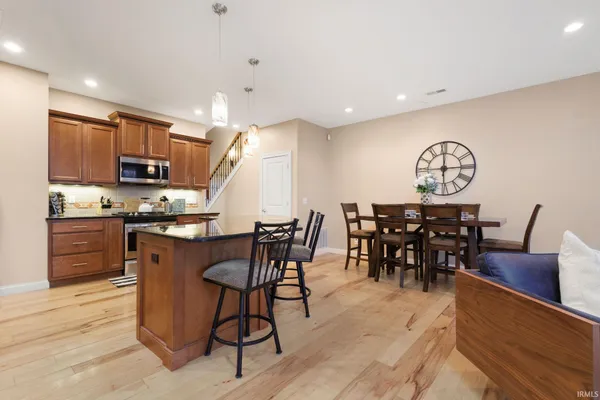 $789,900 | 526 Kamm Island Place, Unit 12, Mishawaka, IN 46544