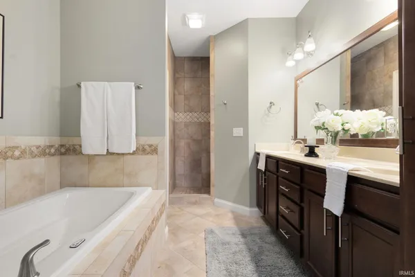 $789,900 | 526 Kamm Island Place, Unit 12, Mishawaka, IN 46544