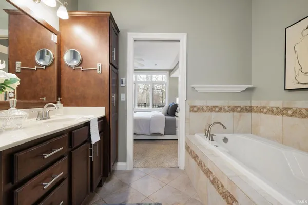 $789,900 | 526 Kamm Island Place, Unit 12, Mishawaka, IN 46544