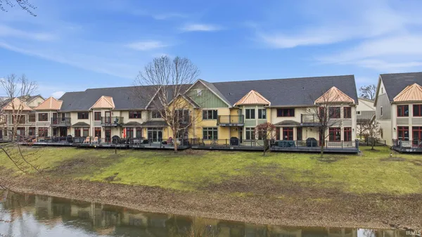 $789,900 | 526 Kamm Island Place, Unit 12, Mishawaka, IN 46544