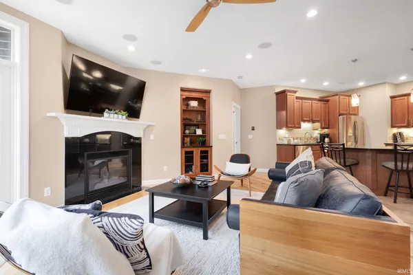 $789,900 | 526 Kamm Island Place, Unit 12, Mishawaka, IN 46544