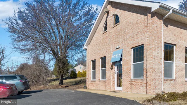 $1,050,000 | 2939 West Germantown Pike, Norristown, PA 19403