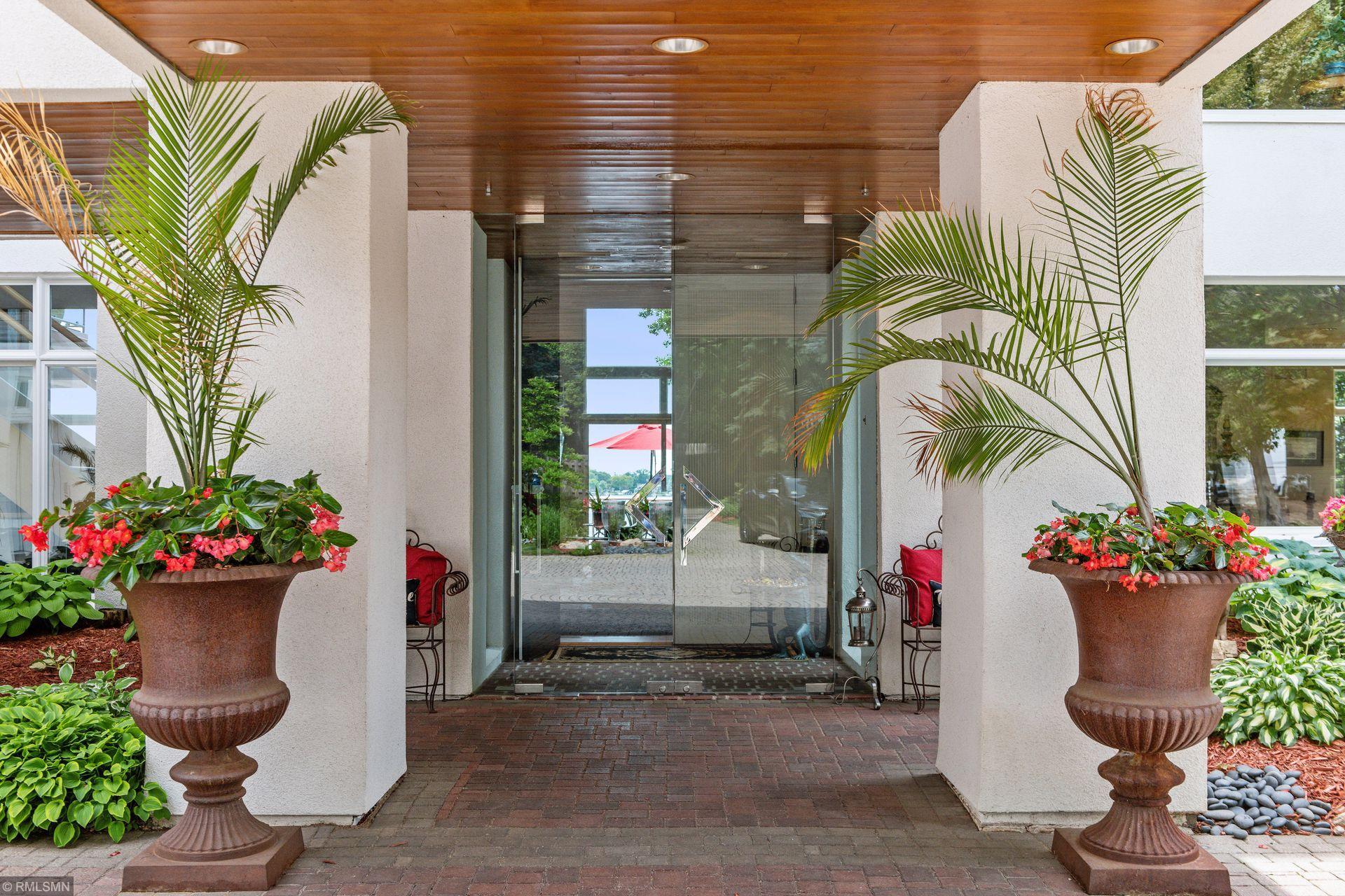 2310 Huntington Point Road West Minnetonka Beach, MN 55391 - Photo 3 of 100