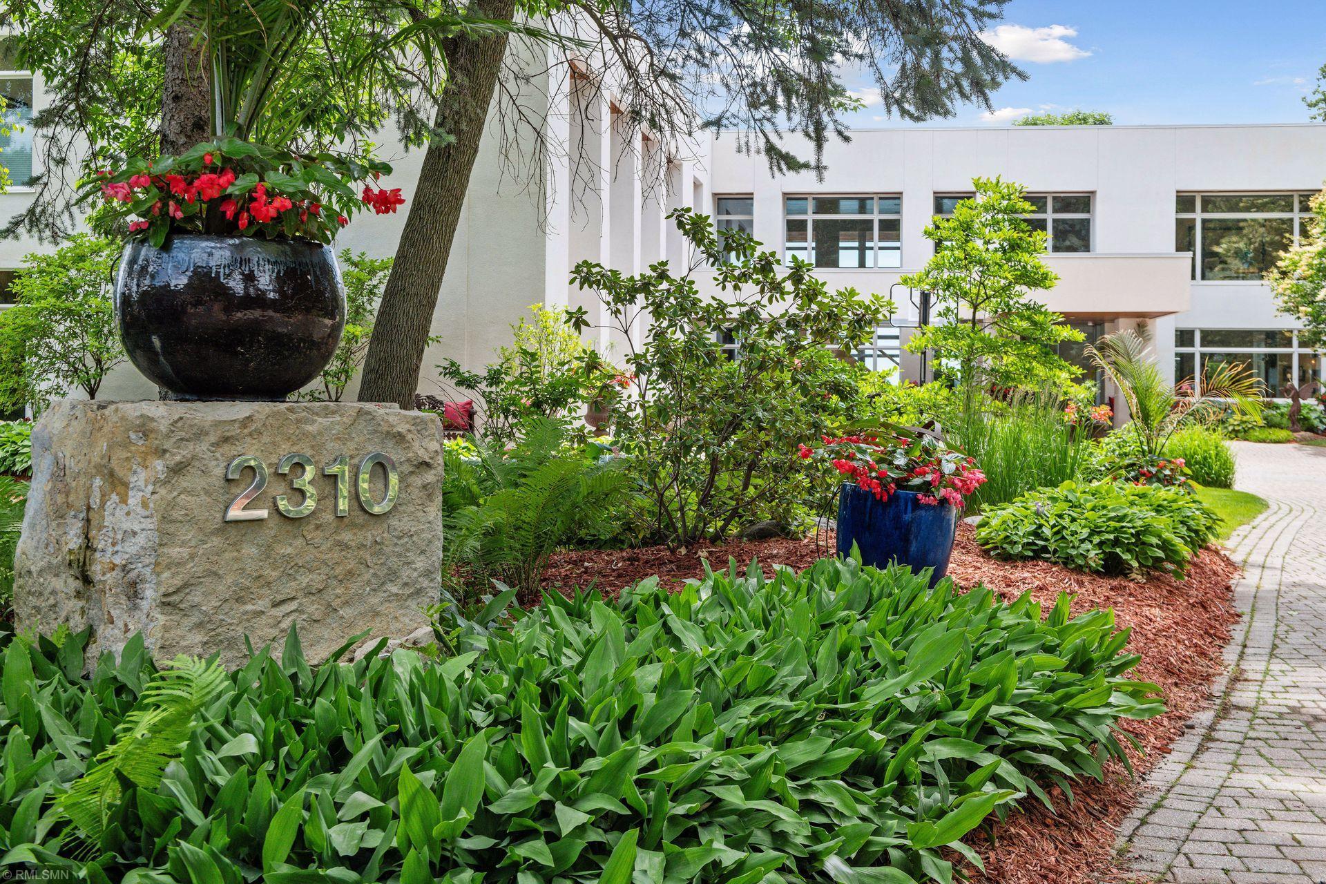 2310 Huntington Point Road West Minnetonka Beach, MN 55391 - Photo 7 of 100