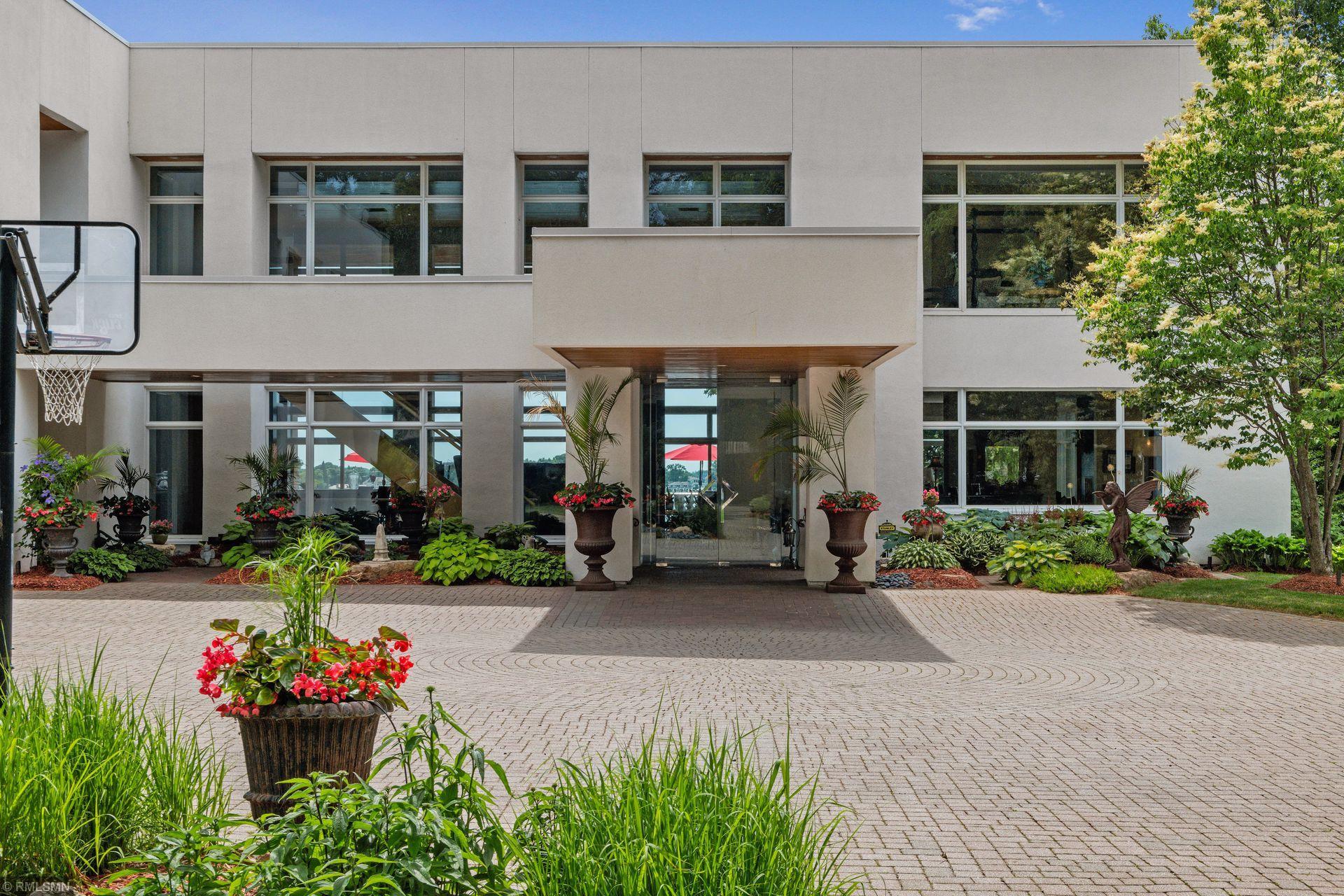 2310 Huntington Point Road West Minnetonka Beach, MN 55391 - Photo 8 of 100