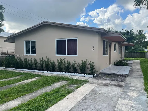 $2,600 | 92 East 15th Street, Unit 1, Hialeah, FL 33010