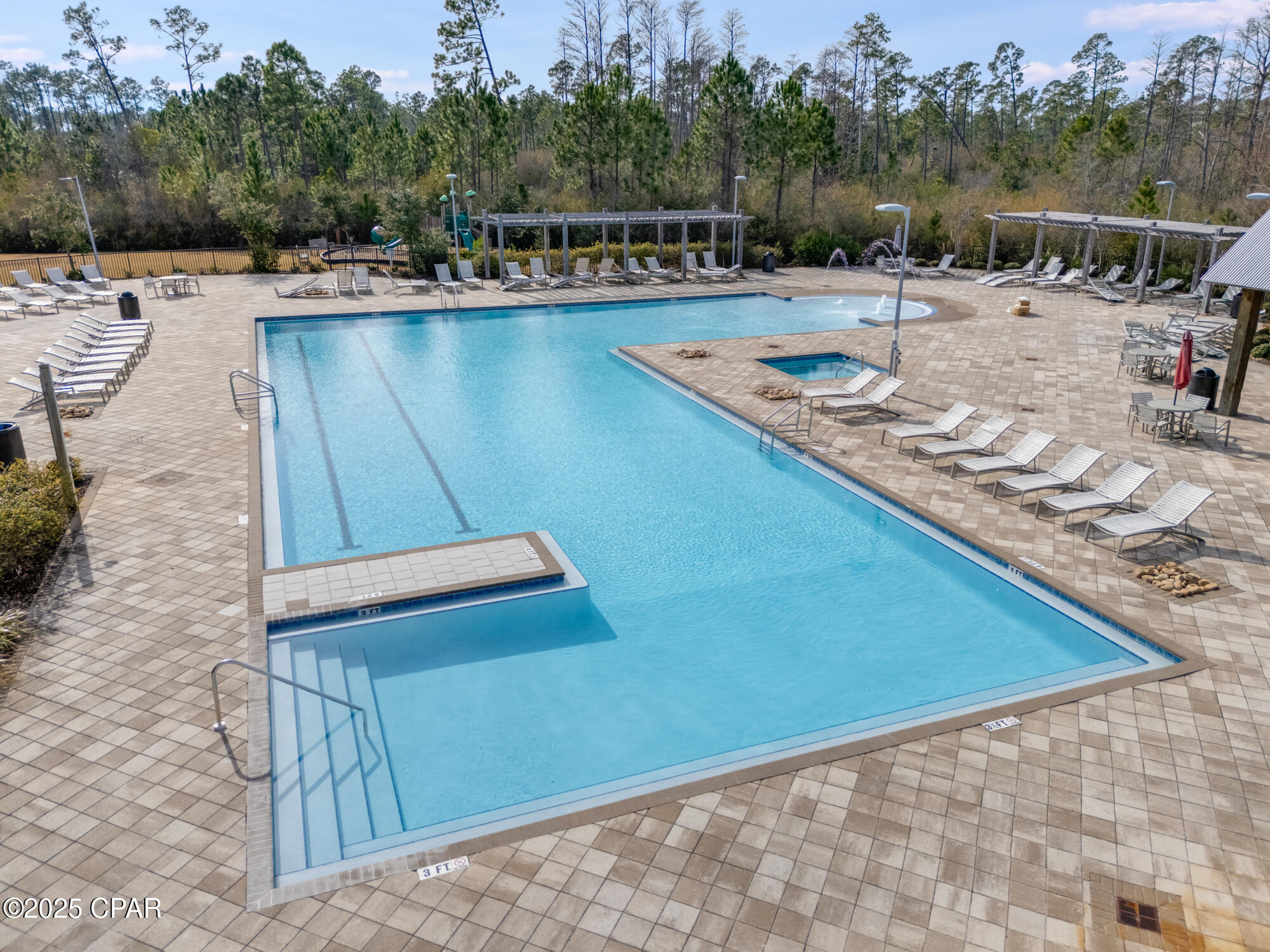 154 Merrion Road Southport, FL 32409 - Photo 9 of 37