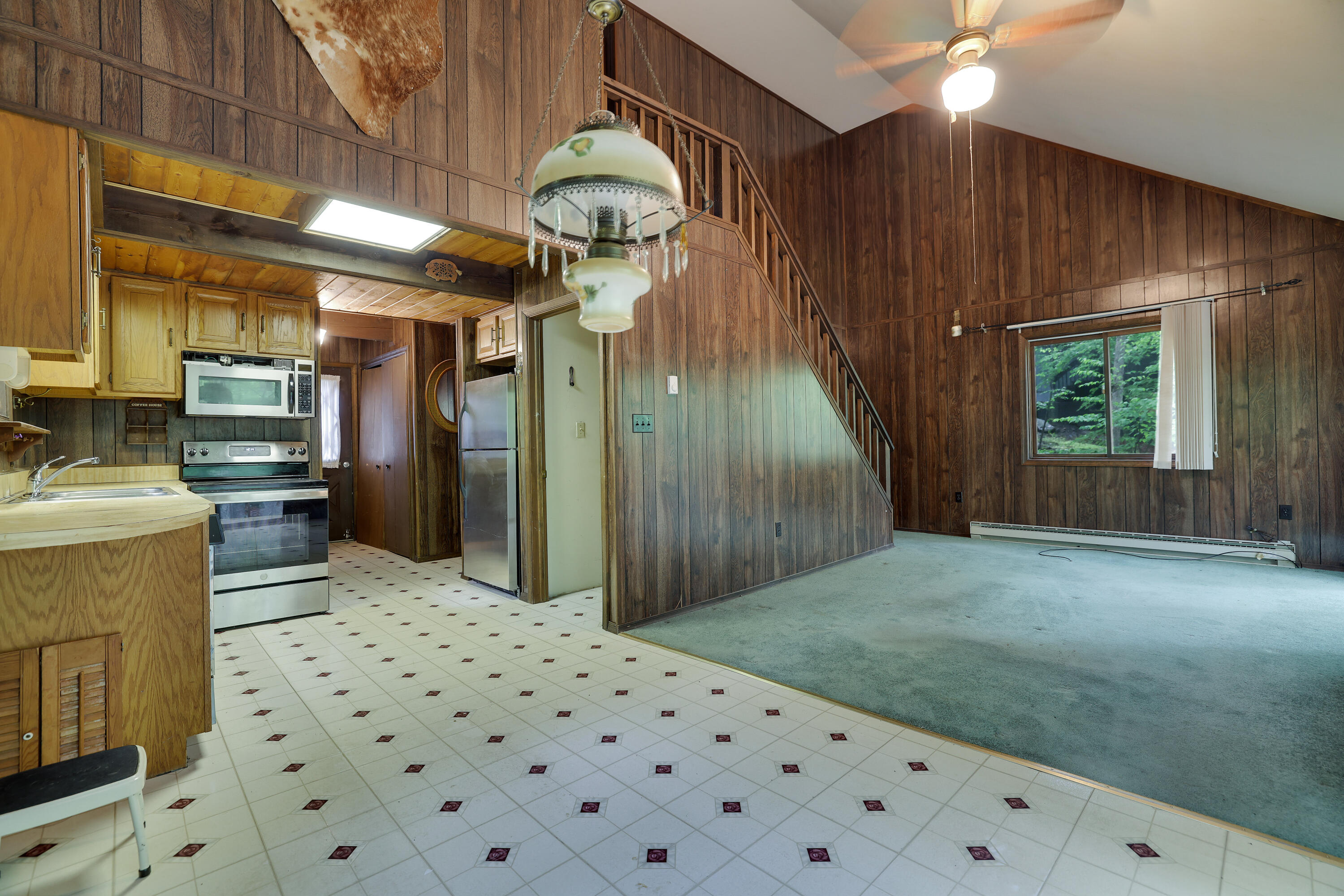 1086 Hampstead Road Bushkill, PA 18324 - Photo 13 of 64 13- Dining room
