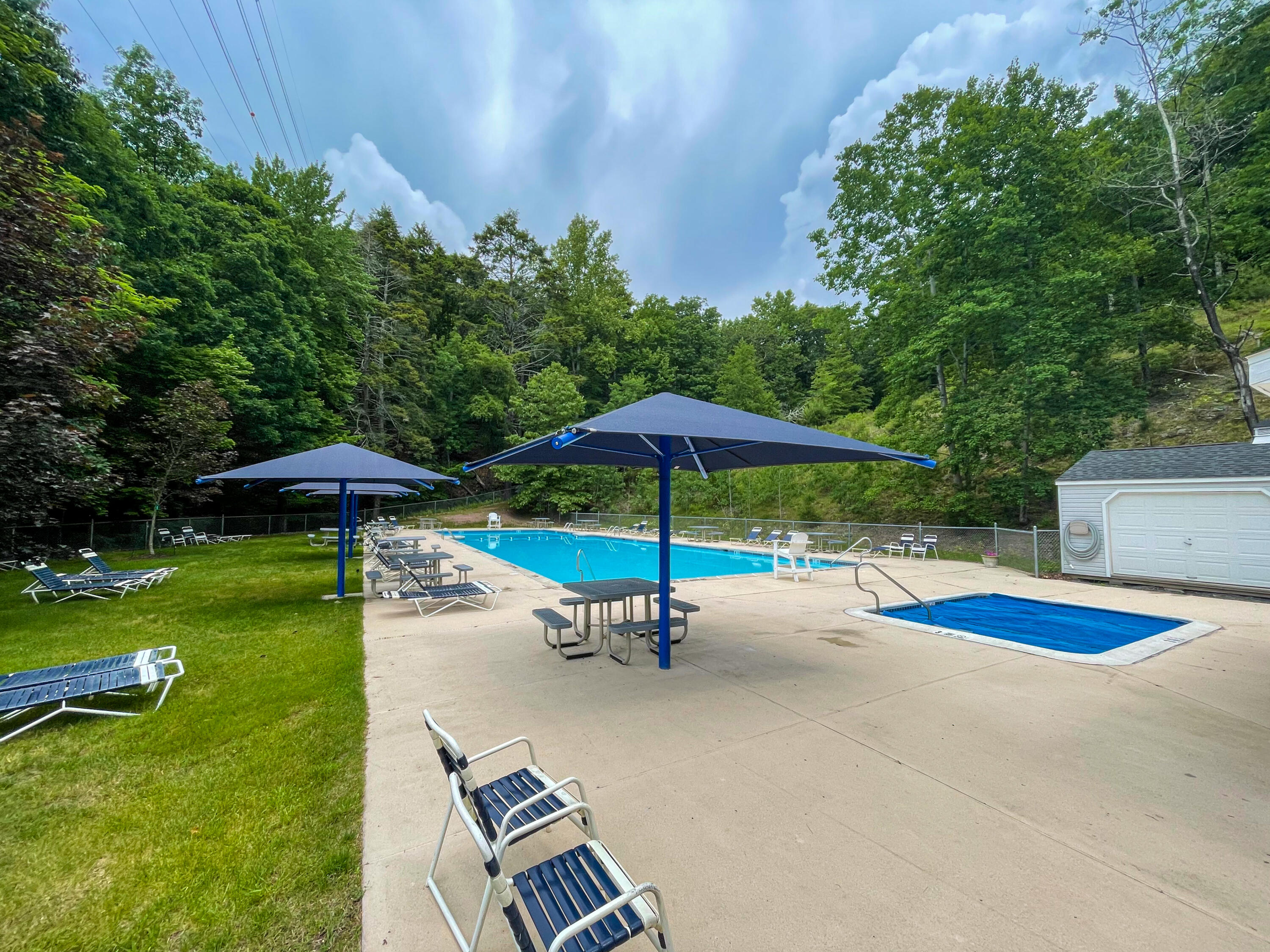 1086 Hampstead Road Bushkill, PA 18324 - Photo 33 of 64 37-Pool Area