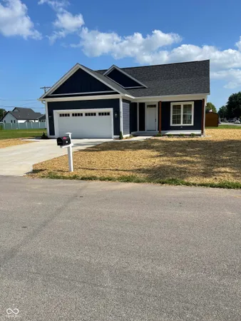 $299,900 | 815 East Walnut Street, Martinsville, IN 46151