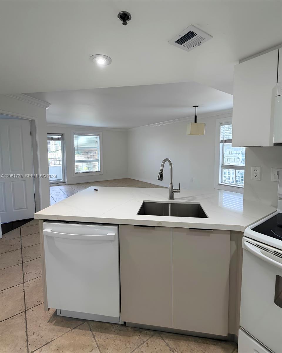 2351 Douglas Road, Unit 1009 Miami, FL 33145 - Photo 18 of 18 Gallery Image 18
