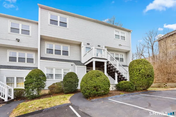 $385,000 | 29 Van Buren Avenue, Unit I7, Norwalk, CT 06850