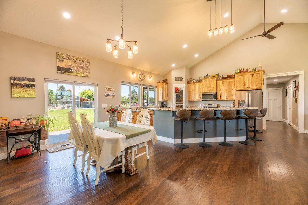 402 Apollo Road Prineville, OR 97754 - Photo 9 of 67 Interior-28