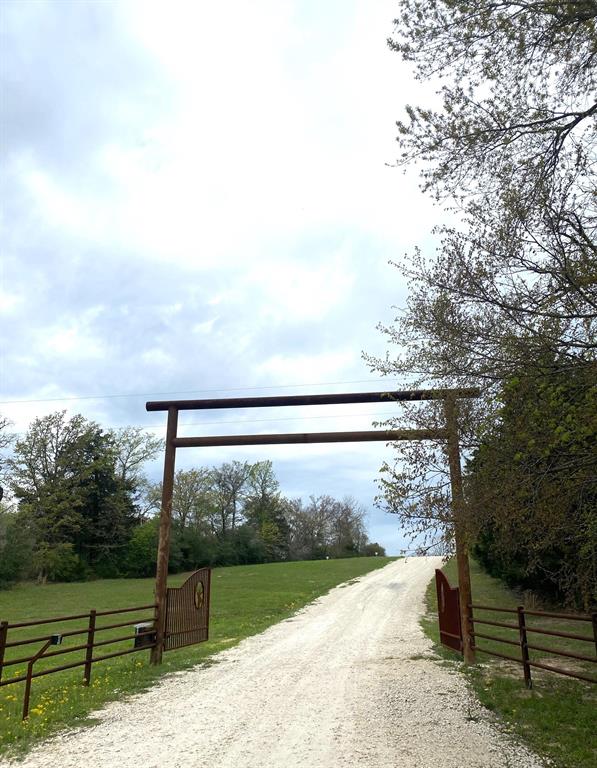 16 Fm 1848 Buffalo, TX 75831 - Photo 2 of 11 a view of a yard with wooden fence