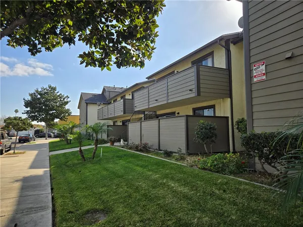 $2,350 | 2624 West Porter Avenue, Fullerton, CA 92833