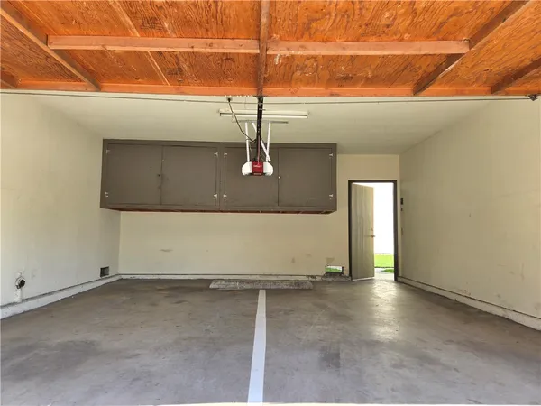 $2,400 | 2624 West Porter Avenue, Fullerton, CA 92833