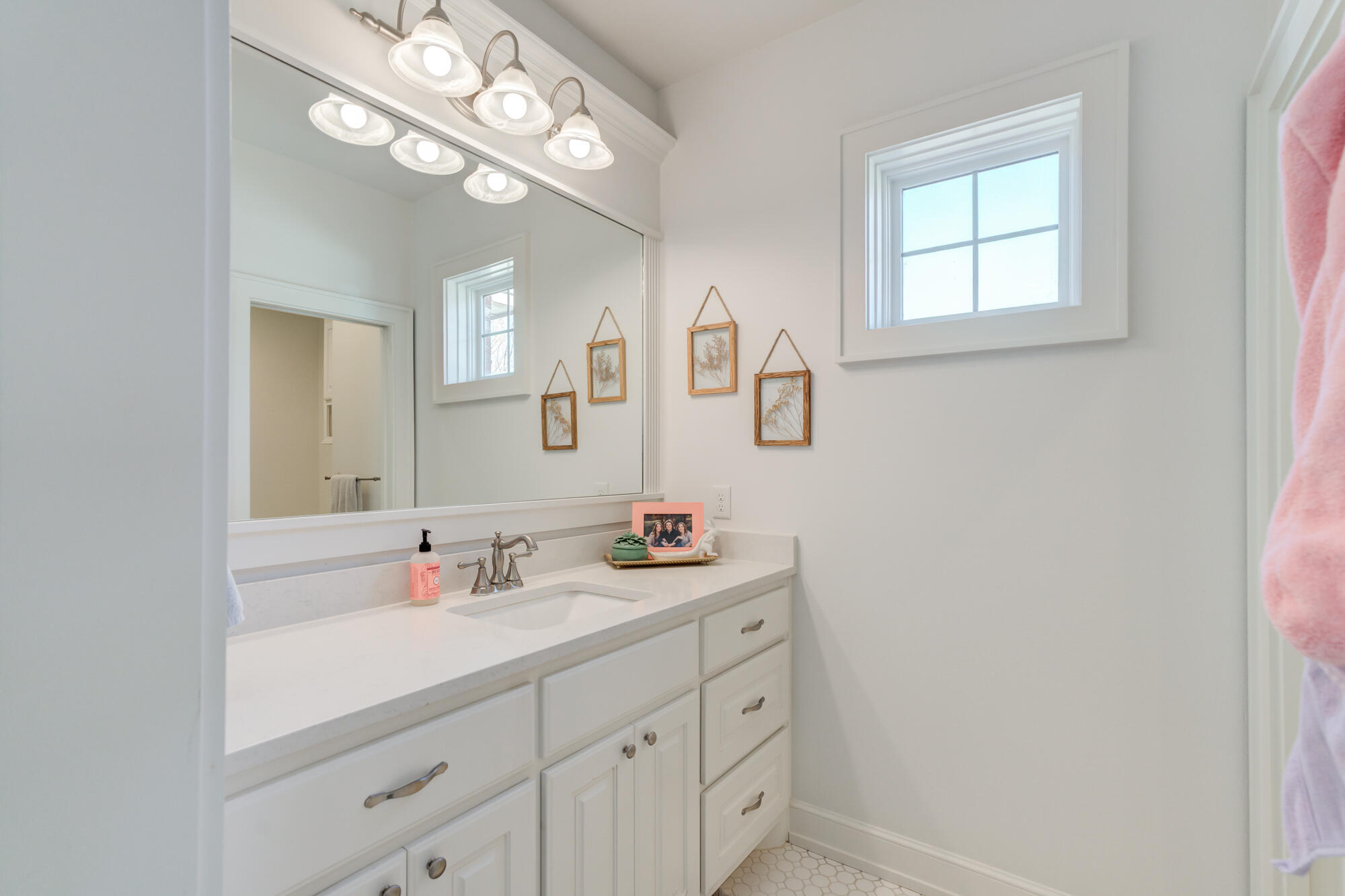 8301 County Road 6945 Lubbock, TX 79407 - Photo 36 of 85 8301-CR-6935_Lubbock_TX_54_Bathroom-2