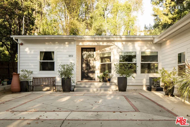 $2,849,000 | 11202 Canton Drive, Studio City, CA 91604