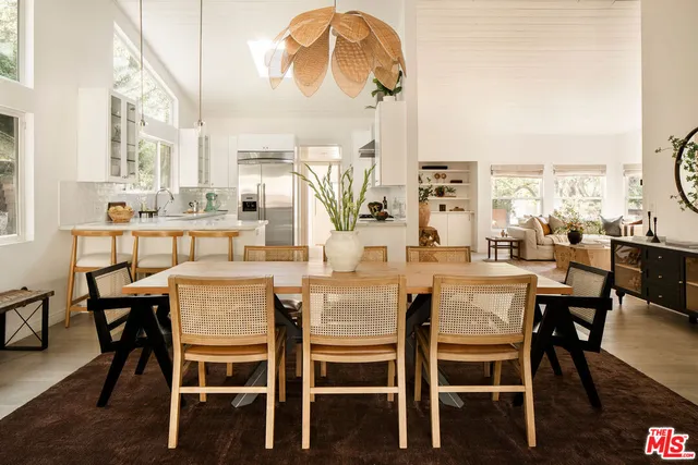 $2,849,000 | 11202 Canton Drive, Studio City, CA 91604