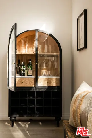 $2,849,000 | 11202 Canton Drive, Studio City, CA 91604