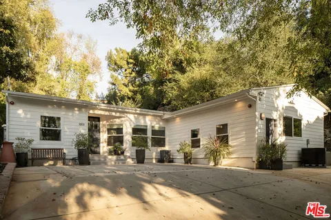 $2,849,000 | 11202 Canton Drive, Studio City, CA 91604