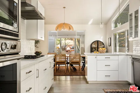 $2,849,000 | 11202 Canton Drive, Studio City, CA 91604