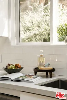 $2,849,000 | 11202 Canton Drive, Studio City, CA 91604