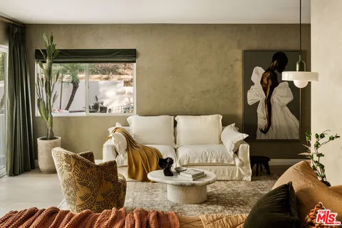 $2,849,000 | 11202 Canton Drive, Studio City, CA 91604