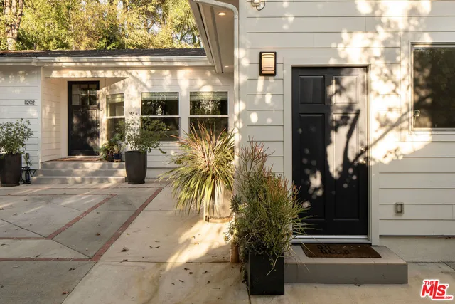 $2,849,000 | 11202 Canton Drive, Studio City, CA 91604