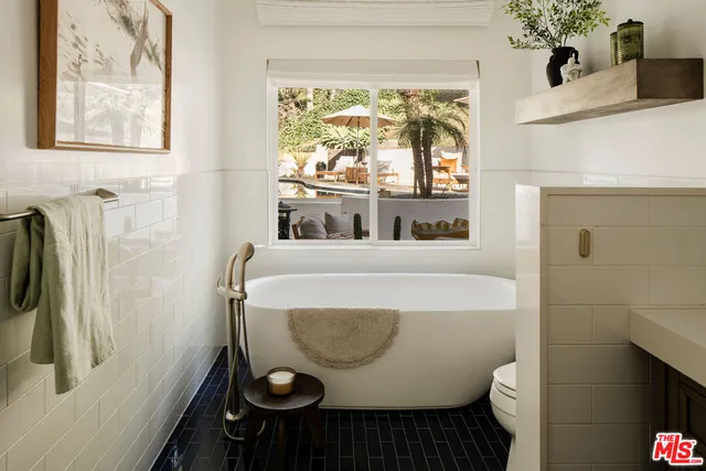 $2,849,000 | 11202 Canton Drive, Studio City, CA 91604