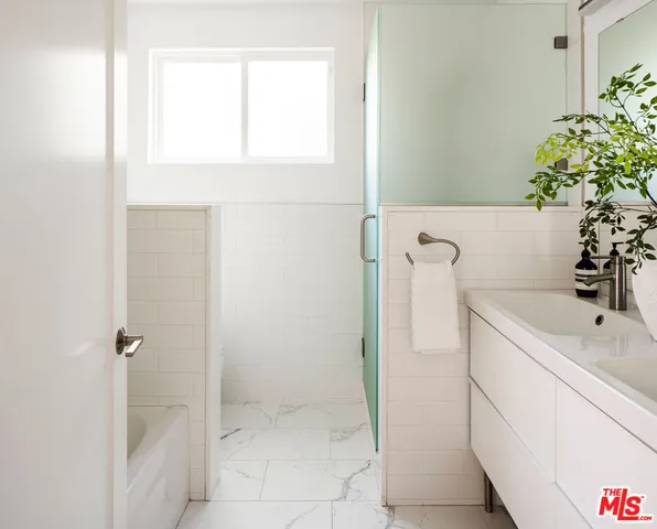 $2,849,000 | 11202 Canton Drive, Studio City, CA 91604