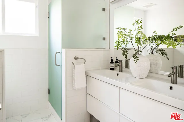 $2,849,000 | 11202 Canton Drive, Studio City, CA 91604