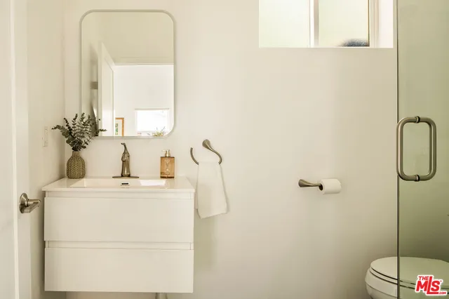 $2,849,000 | 11202 Canton Drive, Studio City, CA 91604