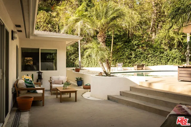 $2,849,000 | 11202 Canton Drive, Studio City, CA 91604